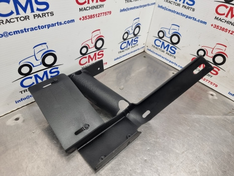 New Holland Tm, Ts, Tl, 60, 40 Series Mudguard Extension Lhs 82029986 - Blatobran: slika 4 New Holland Tm, Ts, Tl, 60, 40 Series Mudguard Extension Lhs 82029986 - Blatobran: slika 4