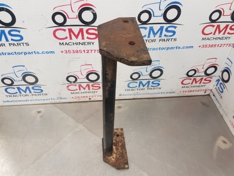 New Holland Tm150, 115, 125, 135, 165 Battery Support Column Rhs 82017454 - Baterija za Traktor: slika 2 New Holland Tm150, 115, 125, 135, 165 Battery Support Column Rhs 82017454 - Baterija za Traktor: slika 2