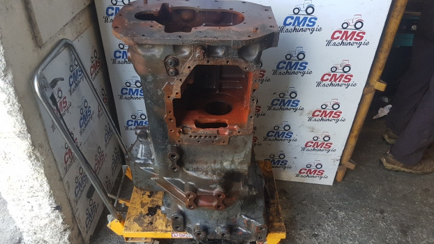 New Holland Ts Series Transmission Gearbox Housing 82006985, 82012331. - Zadnja osovina: slika 1 New Holland Ts Series Transmission Gearbox Housing 82006985, 82012331. - Zadnja osovina: slika 1