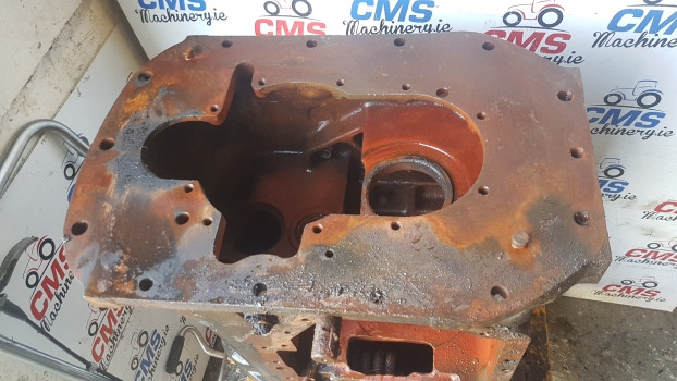 New Holland Ts Series Transmission Gearbox Housing 82006985, 82012331. - Zadnja osovina: slika 4 New Holland Ts Series Transmission Gearbox Housing 82006985, 82012331. - Zadnja osovina: slika 4