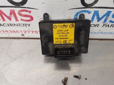 New Holland Ts115a Case Mxu100, 110 Worklamp Ecu 82022885, 47571856 - Upravljačka jedinica za Traktor: slika 3 New Holland Ts115a Case Mxu100, 110 Worklamp Ecu 82022885, 47571856 - Upravljačka jedinica za Traktor: slika 3