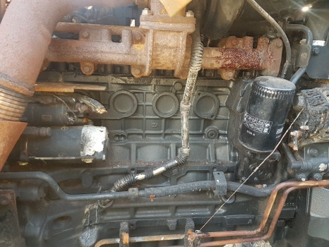 New Holland Ts115a Delta Engine Head, Block, Cranckshaft Nut 2831308, 2830760 - Motor: slika 4 New Holland Ts115a Delta Engine Head, Block, Cranckshaft Nut 2831308, 2830760 - Motor: slika 4