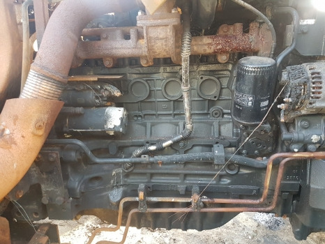 New Holland Ts115a Delta Engine Head, Block, Cranckshaft Nut 2831308, 2830760 - Motor: slika 2 New Holland Ts115a Delta Engine Head, Block, Cranckshaft Nut 2831308, 2830760 - Motor: slika 2