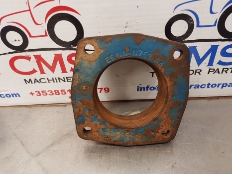 Rezervni deo za Traktor Ford Tw 20 Pto Shaft Support Bracket D8nnb741ab, 83955172, E5nnn759aa: slika 1