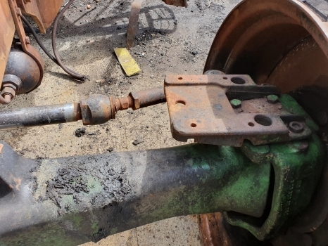 Rezervni deo za Traktor John Deere 6820 Front Rear Axle, Transmission, Engine Lift Parts Nut: slika 6