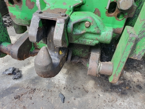 Rezervni deo za Traktor John Deere 6820 Front Rear Axle, Transmission, Engine Lift Parts Nut: slika 9