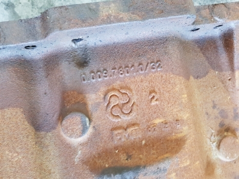 Same Lamborghini 100.6 Transmission Housing 0.009.7801.0/32, 0.009.7801.0/40 - Transmisija za Traktor: slika 2 Same Lamborghini 100.6 Transmission Housing 0.009.7801.0/32, 0.009.7801.0/40 - Transmisija za Traktor: slika 2