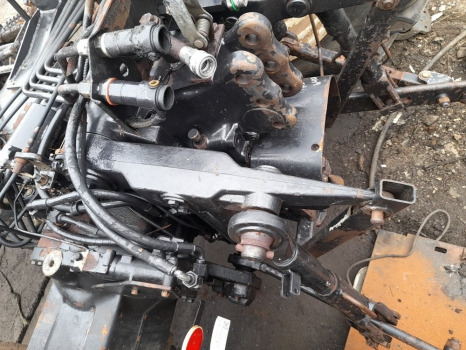 Valtra 6400, 6100, 6200, 6300 Crossshaft Arm Lhs V33333500, Tb0562 - Suspenzija: slika 1 Valtra 6400, 6100, 6200, 6300 Crossshaft Arm Lhs V33333500, Tb0562 - Suspenzija: slika 1