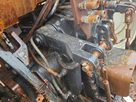 Valtra S230, S240, S260, S280 Crossshaft Arm Lhs Tbo 308, V34003700 - Suspenzija: slika 1 Valtra S230, S240, S260, S280 Crossshaft Arm Lhs Tbo 308, V34003700 - Suspenzija: slika 1