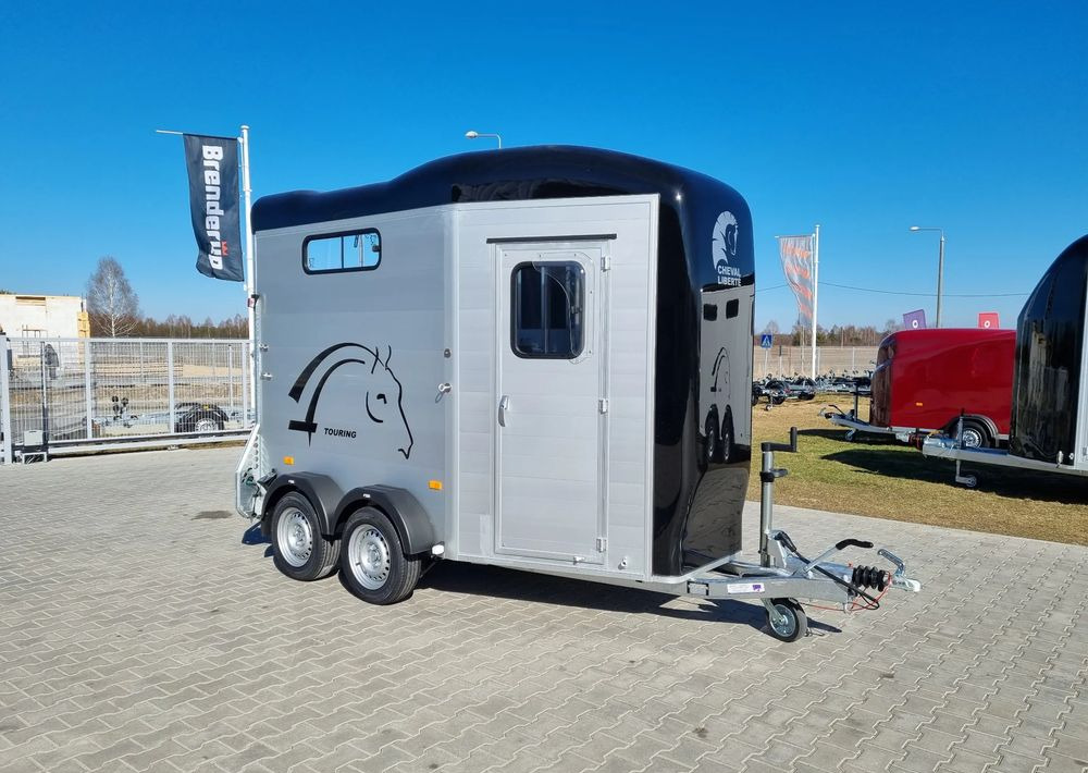 CHEVAL LIBERTÉ Cheval Liberte Touring Country + Siodlarnia - Prikolica za konje: slika 1 CHEVAL LIBERTÉ Cheval Liberte Touring Country + Siodlarnia - Prikolica za konje: slika 1