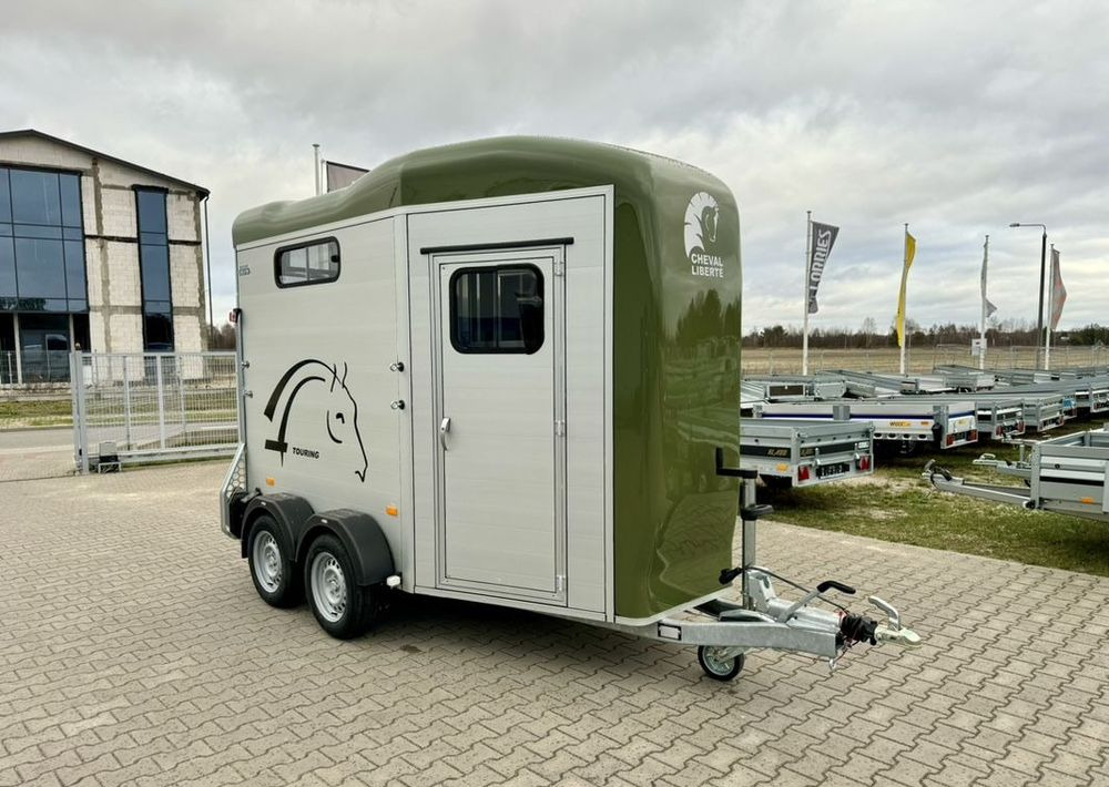 CHEVAL LIBERTÉ Cheval Liberte Touring Country + Siodlarnia - Prikolica za konje: slika 2 CHEVAL LIBERTÉ Cheval Liberte Touring Country + Siodlarnia - Prikolica za konje: slika 2