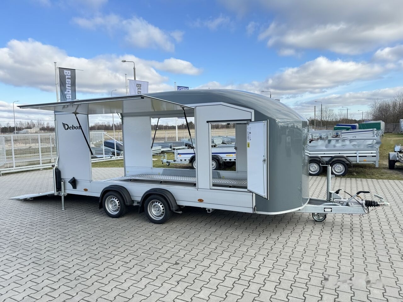Debon C1000 van cargo 3500 kg closed car trailer 500x200cm 2x doors - Prikolica za prevoz automobila: slika 1 Debon C1000 van cargo 3500 kg closed car trailer 500x200cm 2x doors - Prikolica za prevoz automobila: slika 1