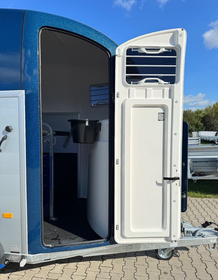 HUMBAUR Pegasus 2400 | siodlarnia, DMC 2400kg, przyczepa do przewozu 2 koni - Prikolica za konje: slika 3 HUMBAUR Pegasus 2400 | siodlarnia, DMC 2400kg, przyczepa do przewozu 2 koni - Prikolica za konje: slika 3