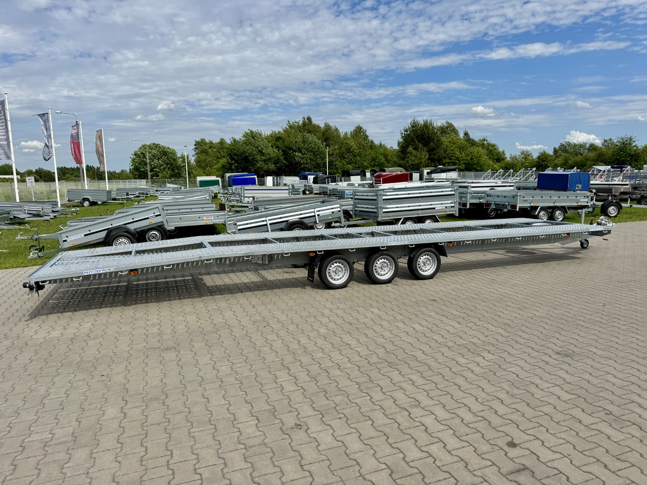 NIEWIADÓW Indiana 9m x 2.1 m | 3.5T - Prikolica za prevoz automobila: slika 3 NIEWIADÓW Indiana 9m x 2.1 m | 3.5T - Prikolica za prevoz automobila: slika 3