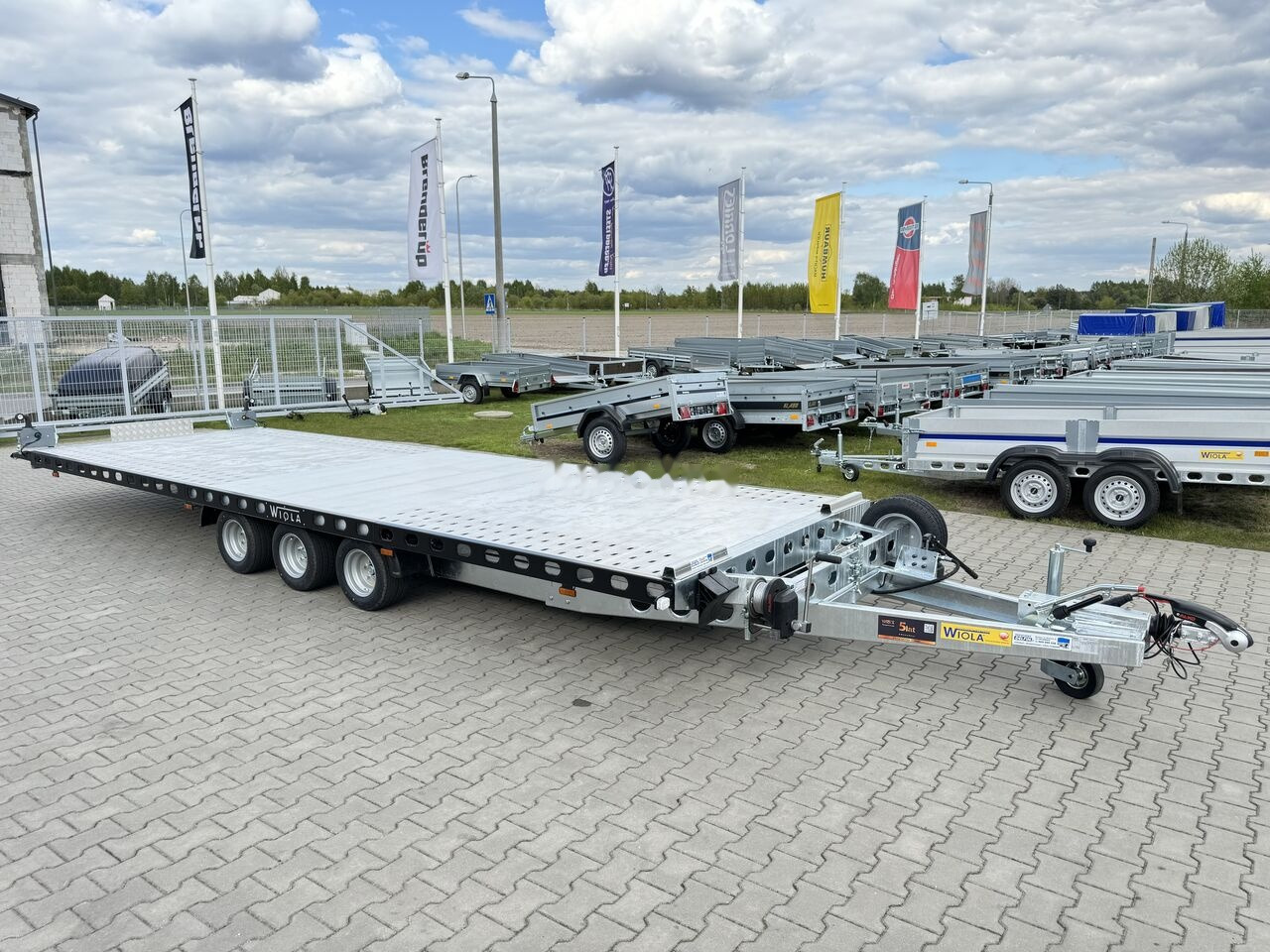 Prikolica za prevoz automobila novi Wiola L35G65P hydraulic lifting 650x216 cm 3.5T GVW for vans trucks: slika 1