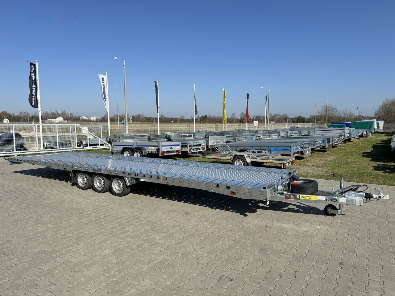 Wiola L35G85 8.5m long trailer with 3 axles for transport of 2 cars - Prikolica za prevoz automobila: slika 1 Wiola L35G85 8.5m long trailer with 3 axles for transport of 2 cars - Prikolica za prevoz automobila: slika 1