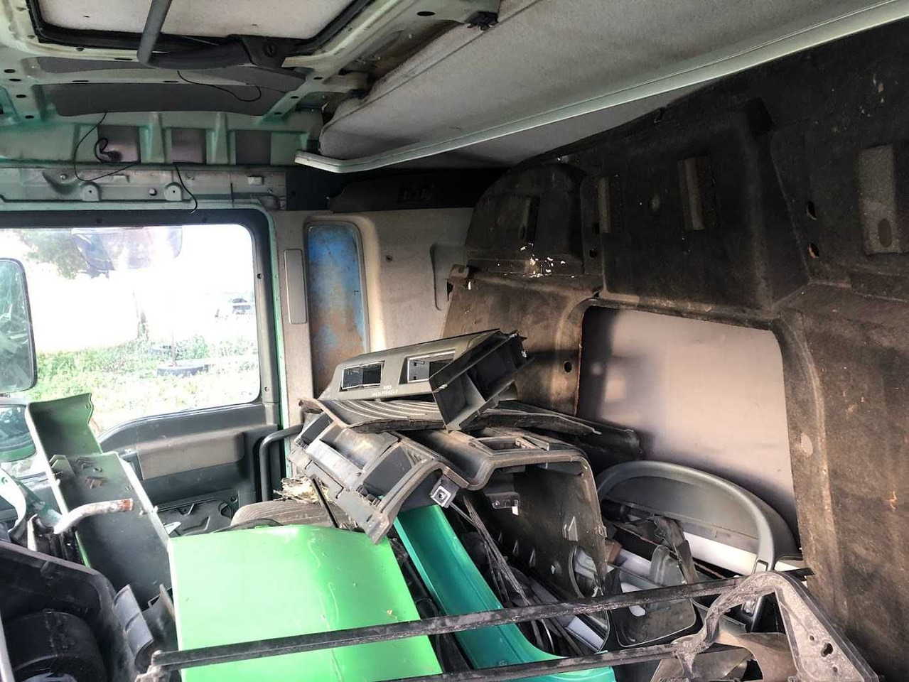 Kabina niska do MAN TGA , 2007 r - Kabina za Kamion: slika 4 Kabina niska do MAN TGA , 2007 r - Kabina za Kamion: slika 4