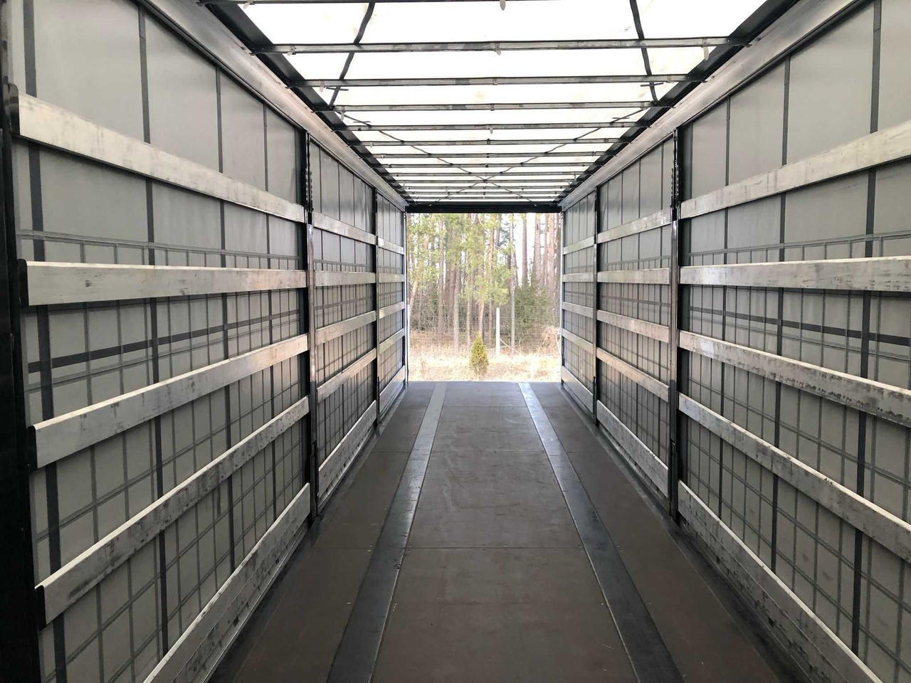 Krone 2023 rok, 93 m3,waga 6200 kg,Certyfikat XL, Multilock, z Niemiec - Poluprikolica sa ceradom: slika 4 Krone 2023 rok, 93 m3,waga 6200 kg,Certyfikat XL, Multilock, z Niemiec - Poluprikolica sa ceradom: slika 4