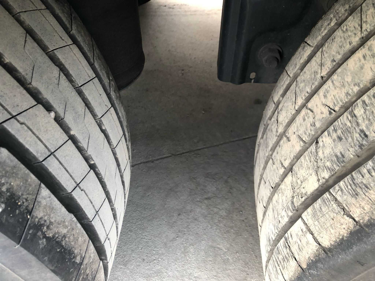 Krone 2023 rok, 93 m3,waga 6200 kg,Certyfikat XL, Multilock, z Niemiec - Poluprikolica sa ceradom: slika 5 Krone 2023 rok, 93 m3,waga 6200 kg,Certyfikat XL, Multilock, z Niemiec - Poluprikolica sa ceradom: slika 5