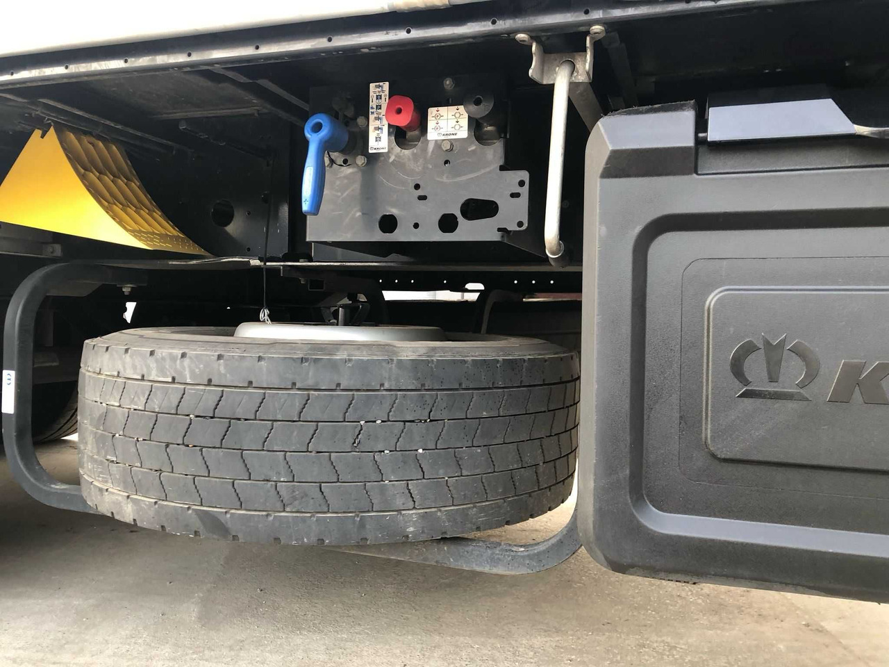 Krone 2023 rok, 93 m3,waga 6200 kg,Certyfikat XL, Multilock, z Niemiec - Poluprikolica sa ceradom: slika 5 Krone 2023 rok, 93 m3,waga 6200 kg,Certyfikat XL, Multilock, z Niemiec - Poluprikolica sa ceradom: slika 5
