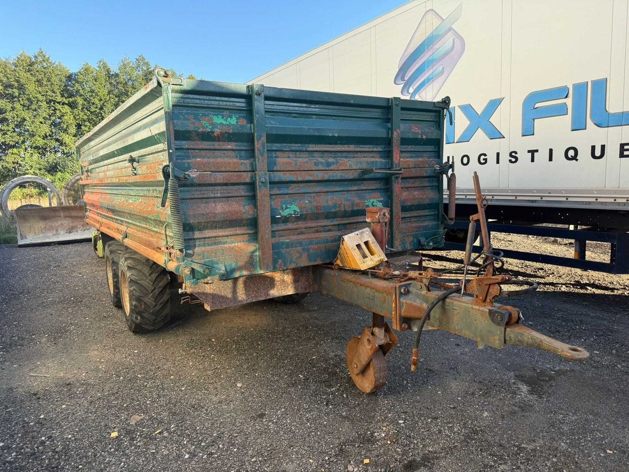 Przyczepa tandem wywrotka 3-stronna ,resory , Reisch , DMC 8 t.,1999 r - Prikolica za poljoprivredu: slika 2 Przyczepa tandem wywrotka 3-stronna ,resory , Reisch , DMC 8 t.,1999 r - Prikolica za poljoprivredu: slika 2