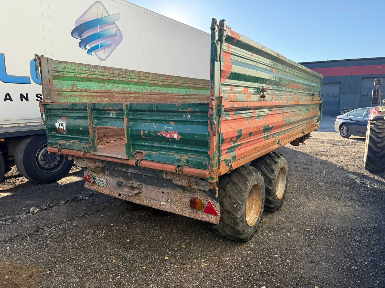 Przyczepa tandem wywrotka 3-stronna ,resory , Reisch , DMC 8 t.,1999 r - Prikolica za poljoprivredu: slika 4 Przyczepa tandem wywrotka 3-stronna ,resory , Reisch , DMC 8 t.,1999 r - Prikolica za poljoprivredu: slika 4