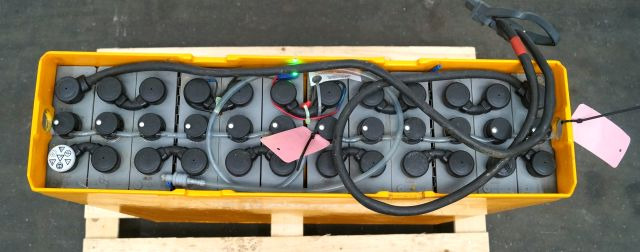 Jungheinrich unknown | Battery 24V465Ah 24 3PZS465 year 21/2020 370 kg dimension Battery 24V465Ah 24 3PZS465 year 21/2020 370 kg dimensions 78,5x21x79cm sn. 7540926001 - Baterija za Oprema za rukovanje materijalima: slika 2 Jungheinrich unknown | Battery 24V465Ah 24 3PZS465 year 21/2020 370 kg dimension Battery 24V465Ah 24 3PZS465 year 21/2020 370 kg dimensions 78,5x21x79cm sn. 7540926001 - Baterija za Oprema za rukovanje materijalima: slika 2