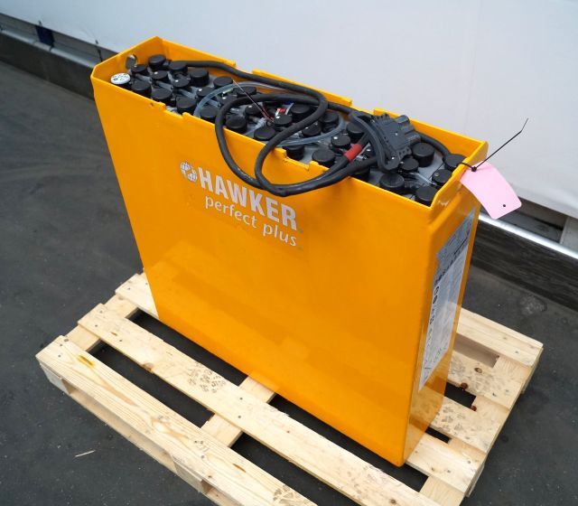 Jungheinrich unknown | Battery 24V465Ah 24 3PZS465 year 21/2020 370 kg dimension Battery 24V465Ah 24 3PZS465 year 21/2020 370 kg dimensions 78,5x21x79cm sn. 7540926001 - Baterija za Oprema za rukovanje materijalima: slika 1 Jungheinrich unknown | Battery 24V465Ah 24 3PZS465 year 21/2020 370 kg dimension Battery 24V465Ah 24 3PZS465 year 21/2020 370 kg dimensions 78,5x21x79cm sn. 7540926001 - Baterija za Oprema za rukovanje materijalima: slika 1