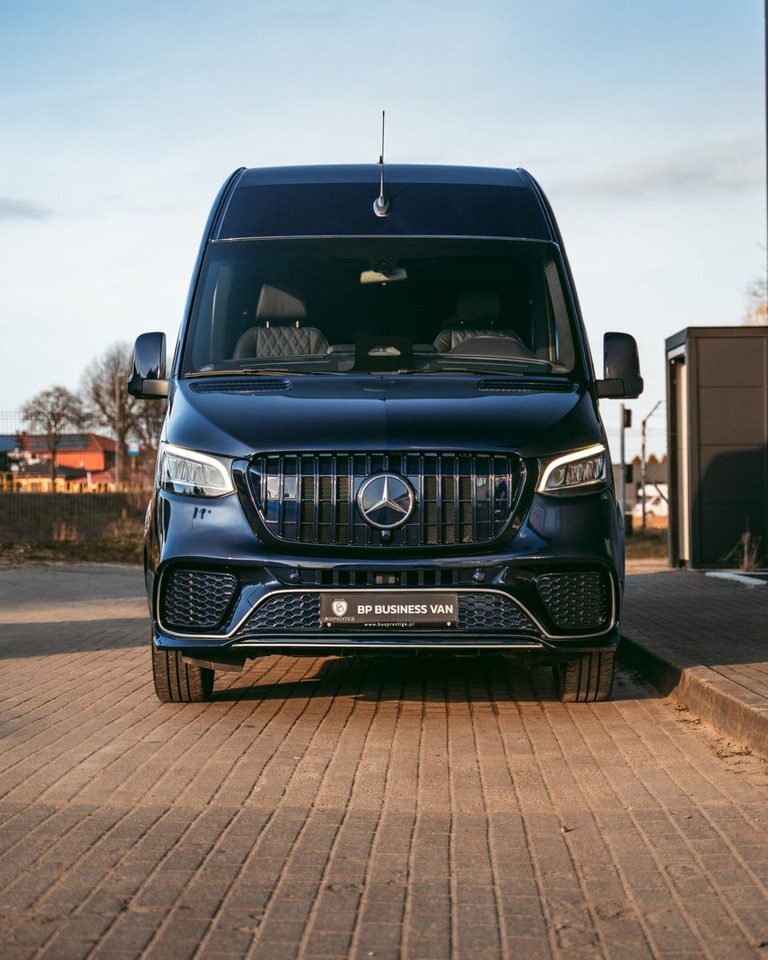 Mercedes-Benz Sprinter 319 VIP Van/ Sleeping Area/ Ski Holders - Putnički kombi: slika 5 Mercedes-Benz Sprinter 319 VIP Van/ Sleeping Area/ Ski Holders - Putnički kombi: slika 5