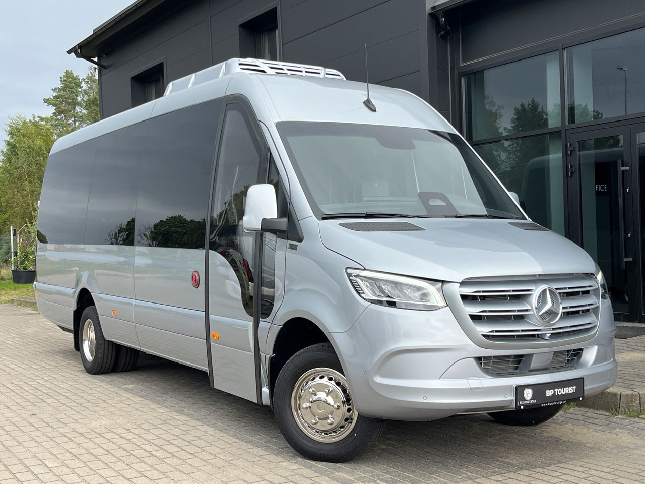 Mercedes-Benz Sprinter 519 TRANSFER XL / 22+1+1 / ON STOCK!!! Mercedes-Benz Sprinter 519 TOURIST XL/ 21-24 Seats/ IN STOCK! - Minibus, Putnički kombi: slika 1 Mercedes-Benz Sprinter 519 TRANSFER XL / 22+1+1 / ON STOCK!!! Mercedes-Benz Sprinter 519 TOURIST XL/ 21-24 Seats/ IN STOCK! - Minibus, Putnički kombi: slika 1