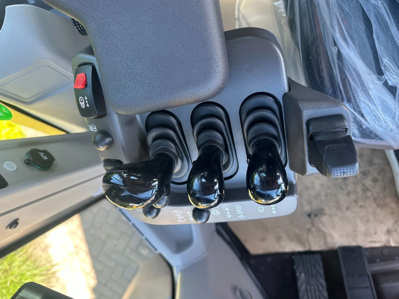 Utovarivač točkaš novi Volvo L120 H2 UNUSED: slika 17