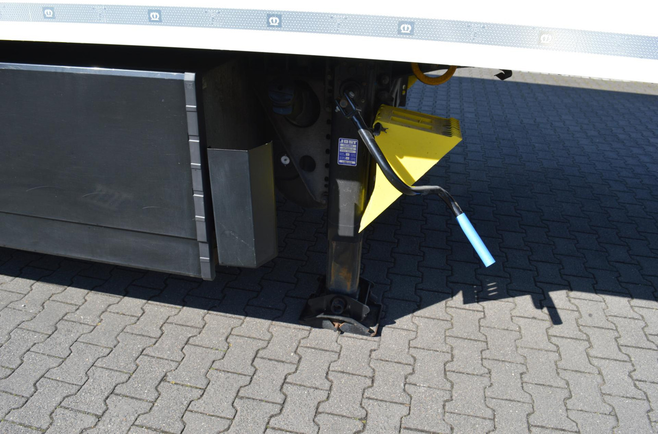 Krone SDR Cool Liner FP 60 ThermoKing SLXi 300 - Poluprikolica hladnjače: slika 4 Krone SDR Cool Liner FP 60 ThermoKing SLXi 300 - Poluprikolica hladnjače: slika 4