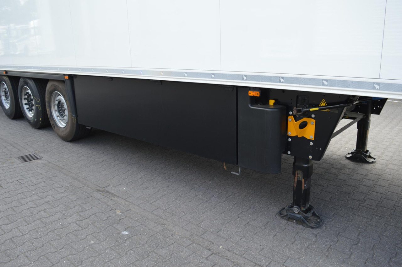 Schmitz Cargobull SKO FP 45 Carrier Vector 1550 - Poluprikolica hladnjače: slika 4 Schmitz Cargobull SKO FP 45 Carrier Vector 1550 - Poluprikolica hladnjače: slika 4