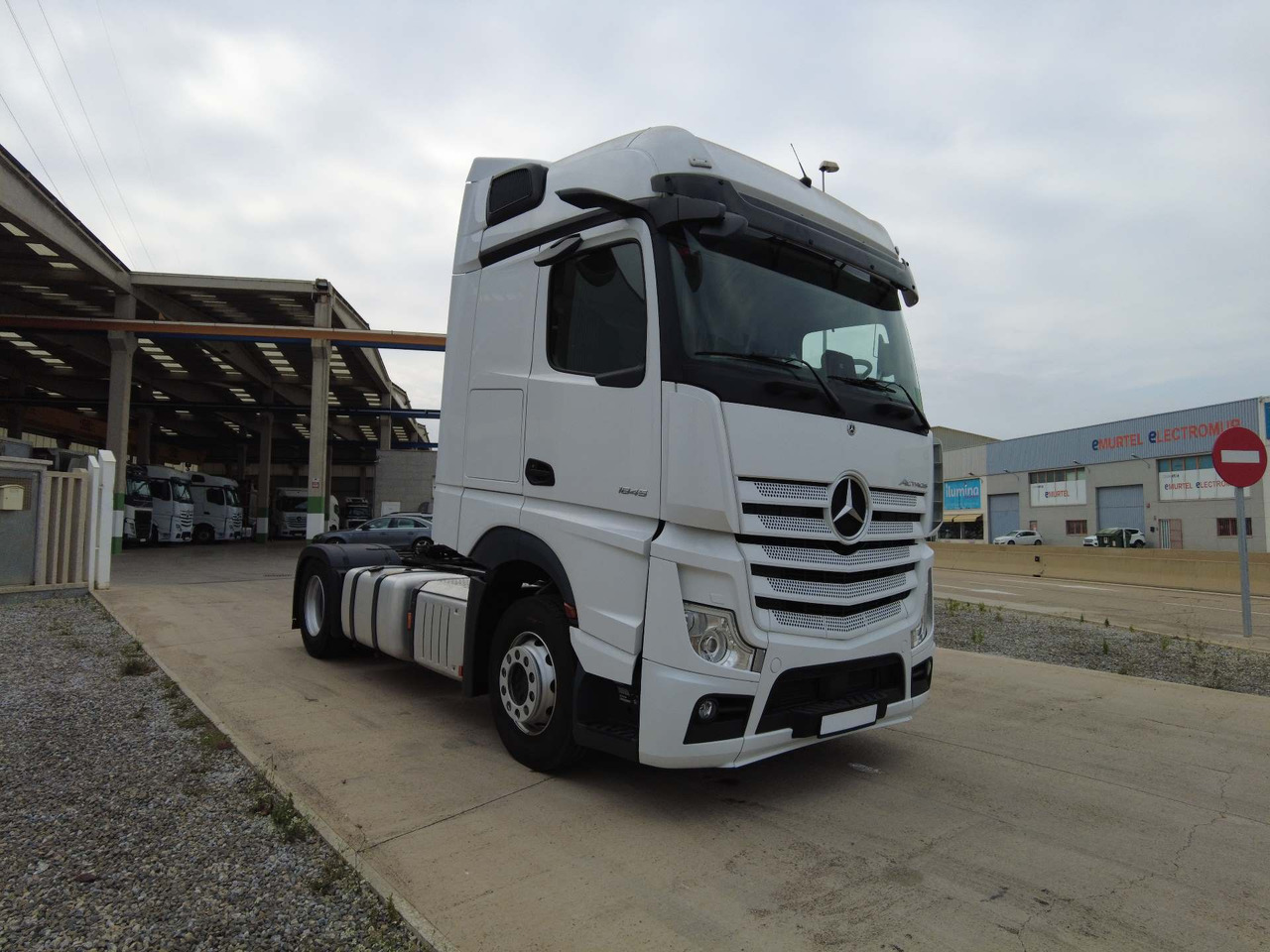 Mercedes-Benz Actros 5 1845 BigSpace, Max tanks - Tegljač: slika 1 Mercedes-Benz Actros 5 1845 BigSpace, Max tanks - Tegljač: slika 1