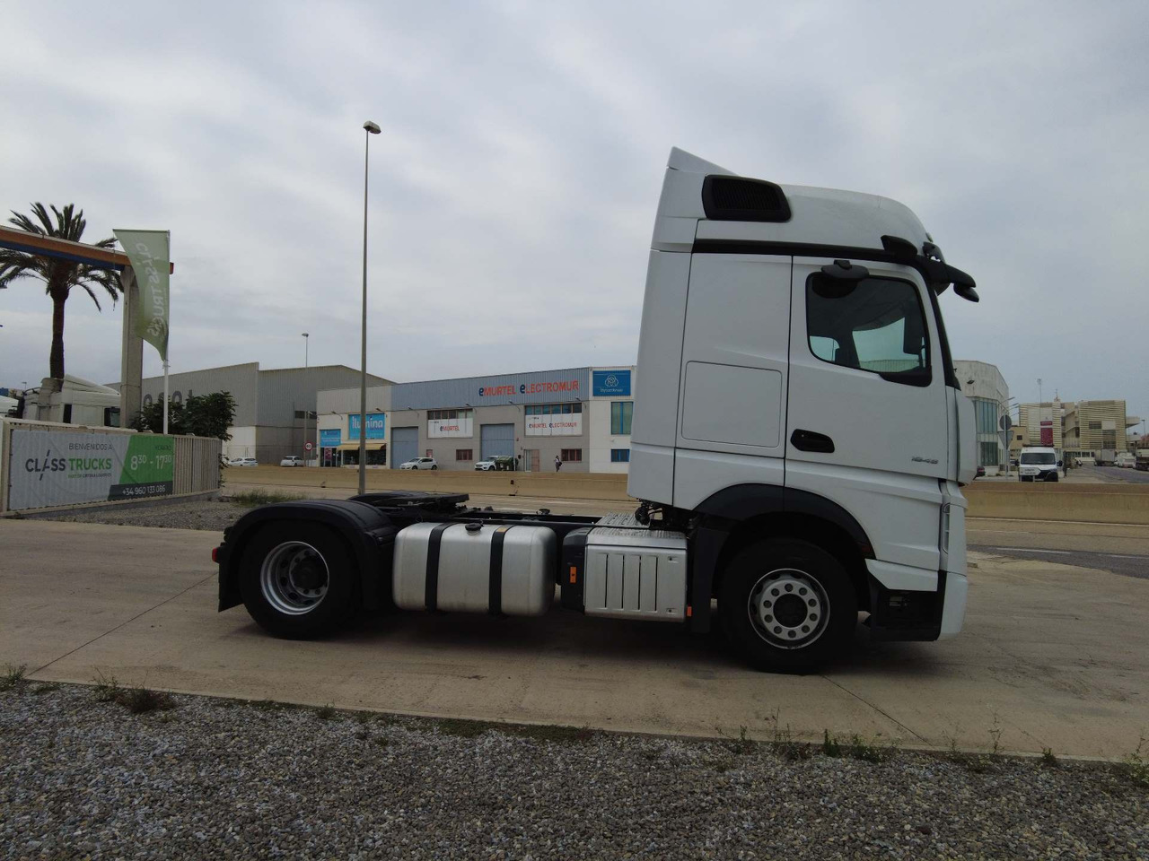 Mercedes-Benz Actros 5 1845 BigSpace, Max tanks - Tegljač: slika 2 Mercedes-Benz Actros 5 1845 BigSpace, Max tanks - Tegljač: slika 2