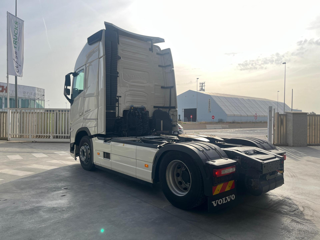 Volvo FH 460 Globetrotter XL i-Save - Tegljač: slika 3 Volvo FH 460 Globetrotter XL i-Save - Tegljač: slika 3