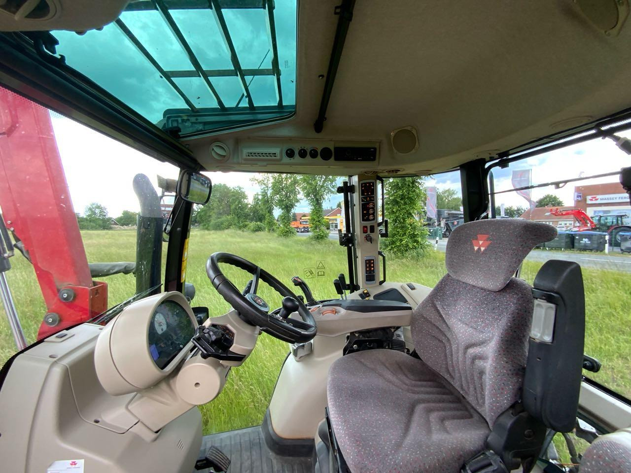 Massey Ferguson MF 5613 Dyna6 Efficient - Traktor: slika 4 Massey Ferguson MF 5613 Dyna6 Efficient - Traktor: slika 4