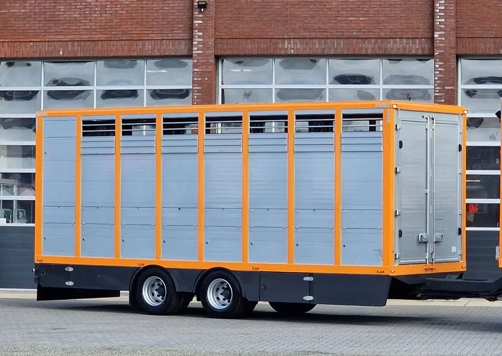 DAF XF 460 4x2 SpaceCab – Menke Livestock | 1 pokład | Euro 6 | 2016 - Kamion za prevoz stoke: slika 5 DAF XF 460 4x2 SpaceCab – Menke Livestock | 1 pokład | Euro 6 | 2016 - Kamion za prevoz stoke: slika 5