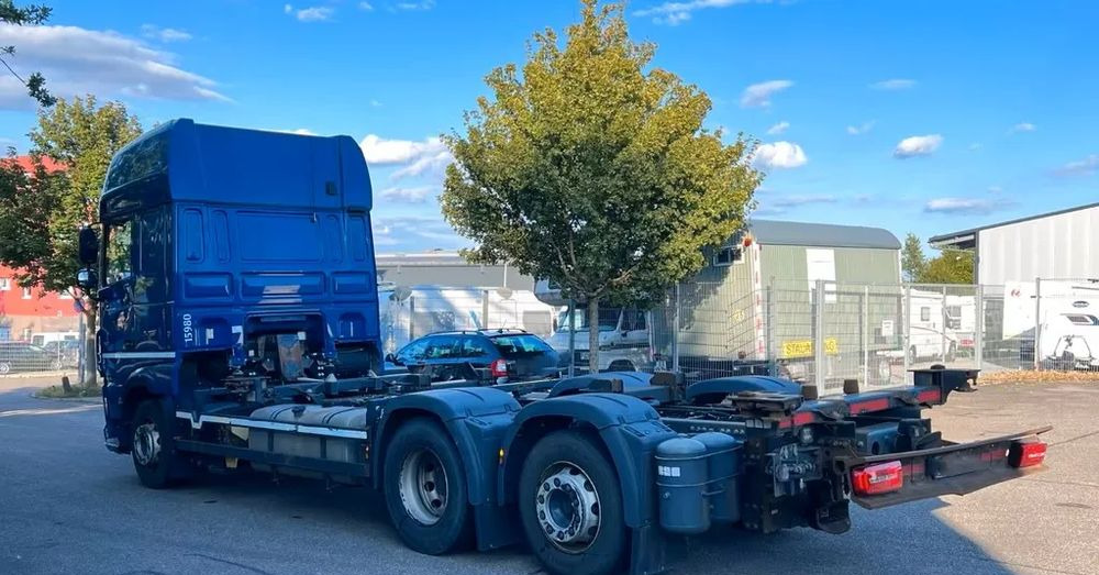 DAF XF 480 |Euro 6 | Automat | Retarder | Mobilna klimatyzacja | 6x2 | oś skrętna podnoszona | 193.000 km - Kamion sa golom šasijom i zatvorenom kabinom: slika 4 DAF XF 480 |Euro 6 | Automat | Retarder | Mobilna klimatyzacja | 6x2 | oś skrętna podnoszona | 193.000 km - Kamion sa golom šasijom i zatvorenom kabinom: slika 4