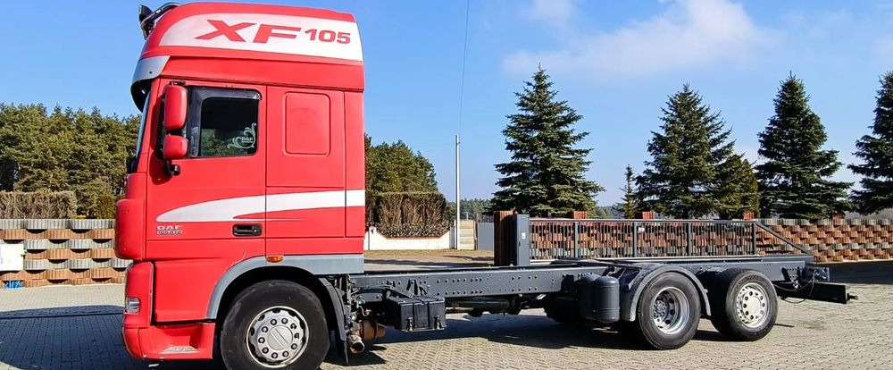 DAF XF510 /SKRĘTNA PODNOSZONA OŚ/6X2 - Kamion sa golom šasijom i zatvorenom kabinom: slika 3 DAF XF510 /SKRĘTNA PODNOSZONA OŚ/6X2 - Kamion sa golom šasijom i zatvorenom kabinom: slika 3