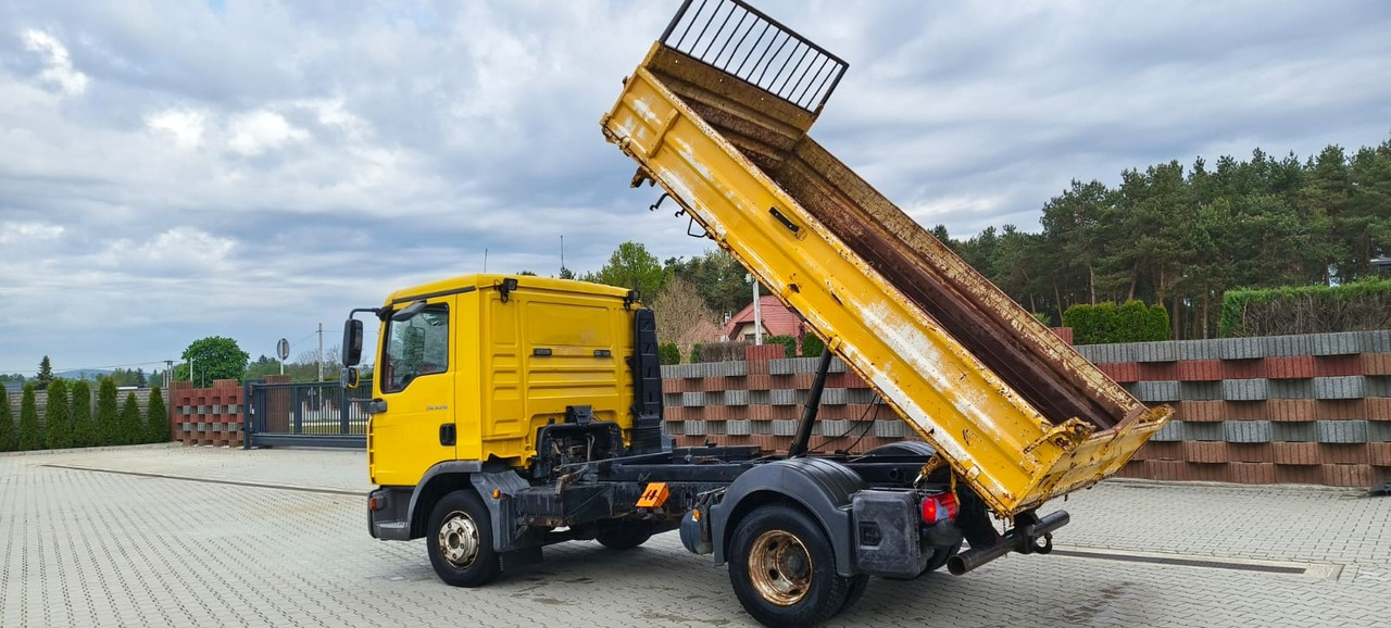 MAN TGL 8.210 * 2007 * 3-stronny KIPER * NOWE OPONY * MANUAL * RESOR * 3 MIEJSCA - Istovarivač: slika 2 MAN TGL 8.210 * 2007 * 3-stronny KIPER * NOWE OPONY * MANUAL * RESOR * 3 MIEJSCA - Istovarivač: slika 2