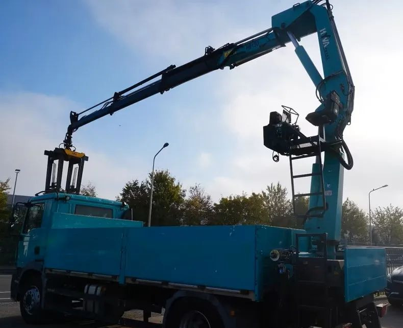 Kamion sa tovarnim sandukom, Kamion sa dizalicom MAN TGS 18.290 | Żuraw Hyva HB 150 | Euro 6 | Automat | 1. właściciel | 4X2 | Przebieg 160 124 !: slika 18 Kamion sa tovarnim sandukom, Kamion sa dizalicom MAN TGS 18.290 | Żuraw Hyva HB 150 | Euro 6 | Automat | 1. właściciel | 4X2 | Przebieg 160 124 !: slika 18