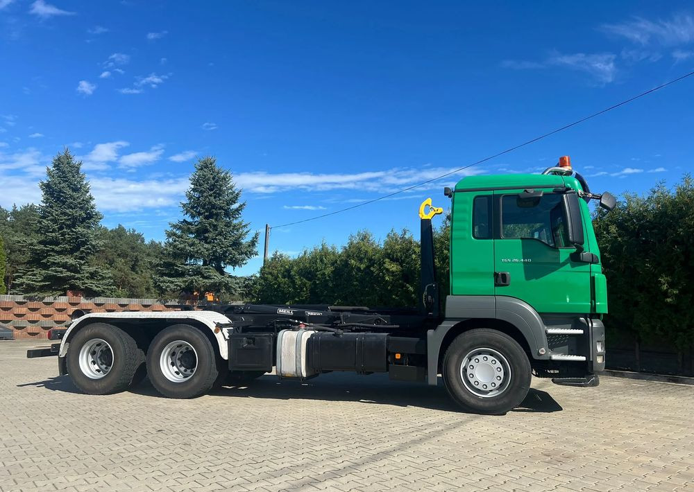 MAN TGS 26.440 | Hakowiec Meiller| 6x4 | 440 KM | przód resor, tył pneumatyczne |Belka ostrzegawcza (koguty) - Kamion sa hidrauličnom kukom: slika 4 MAN TGS 26.440 | Hakowiec Meiller| 6x4 | 440 KM | przód resor, tył pneumatyczne |Belka ostrzegawcza (koguty) - Kamion sa hidrauličnom kukom: slika 4