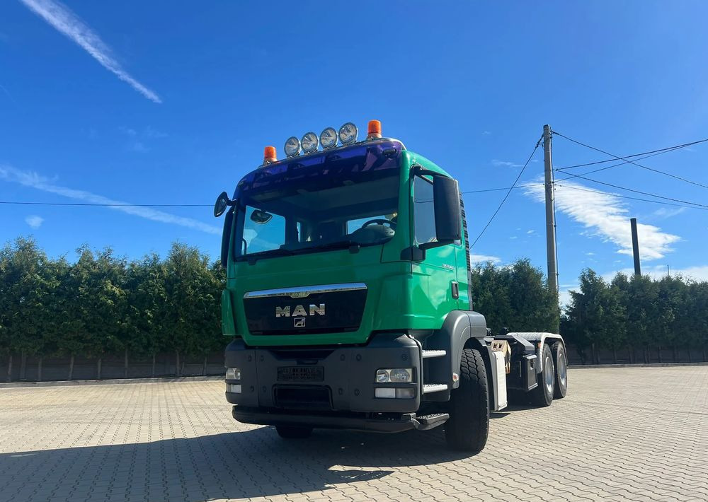 MAN TGS 26.440 | Hakowiec Meiller| 6x4 | 440 KM | przód resor, tył pneumatyczne |Belka ostrzegawcza (koguty) - Kamion sa hidrauličnom kukom: slika 1 MAN TGS 26.440 | Hakowiec Meiller| 6x4 | 440 KM | przód resor, tył pneumatyczne |Belka ostrzegawcza (koguty) - Kamion sa hidrauličnom kukom: slika 1