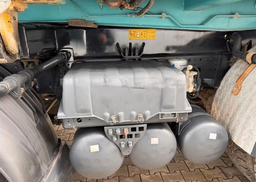 Istovarivač MAN TGS 35.440 / Meiller 3-stronny wywrotka / Bordmatik / 8x4 / Euro5: slika 8 Istovarivač MAN TGS 35.440 / Meiller 3-stronny wywrotka / Bordmatik / 8x4 / Euro5: slika 8