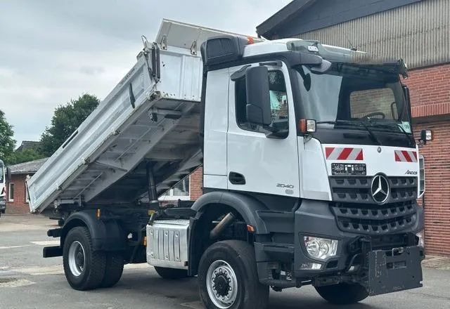 Mercedes-Benz Arocs 2040 4x4 – Meiller | Euro 6c | płyta czołowa do montażu pługu, osprzętu zimowego lub komunalnego | Automat | Resory stalowe (Blatt-Blatt) - Istovarivač: slika 2 Mercedes-Benz Arocs 2040 4x4 – Meiller | Euro 6c | płyta czołowa do montażu pługu, osprzętu zimowego lub komunalnego | Automat | Resory stalowe (Blatt-Blatt) - Istovarivač: slika 2