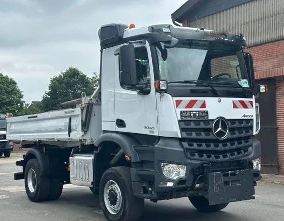 Mercedes-Benz Arocs 2040 4x4 – Meiller | Euro 6c | płyta czołowa do montażu pługu, osprzętu zimowego lub komunalnego | Automat | Resory stalowe (Blatt-Blatt) - Istovarivač: slika 3 Mercedes-Benz Arocs 2040 4x4 – Meiller | Euro 6c | płyta czołowa do montażu pługu, osprzętu zimowego lub komunalnego | Automat | Resory stalowe (Blatt-Blatt) - Istovarivač: slika 3