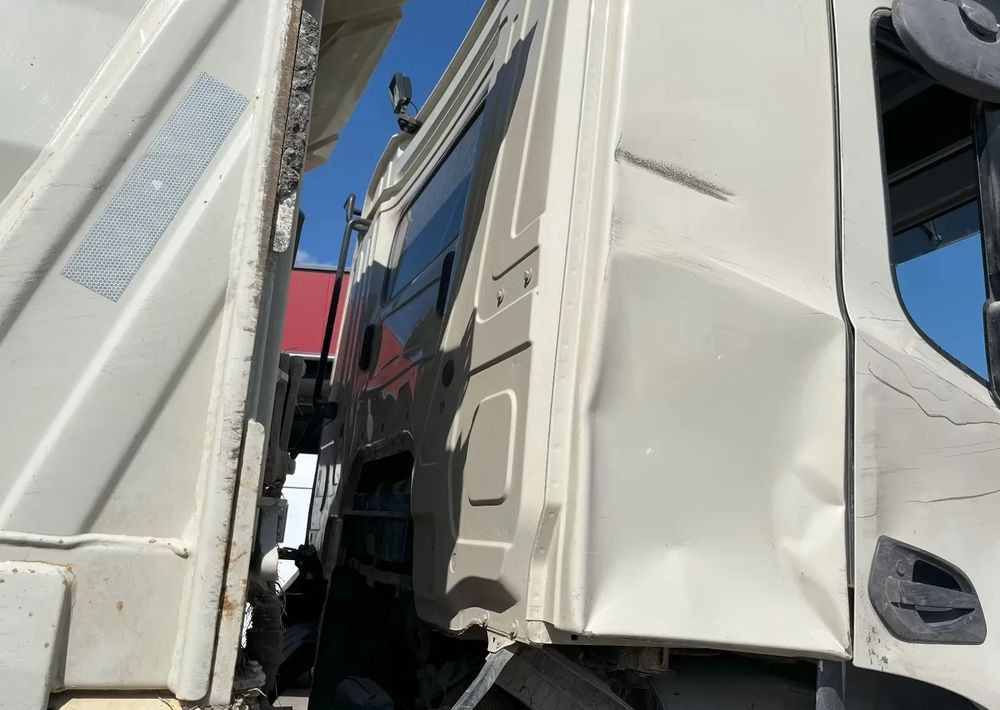 Mercedes-Benz Arocs 3246 / 8x4 / Trójstronna Wywrotka / Bordmatic / Euro 6 / Uszkodzony - Istovarivač: slika 4 Mercedes-Benz Arocs 3246 / 8x4 / Trójstronna Wywrotka / Bordmatic / Euro 6 / Uszkodzony - Istovarivač: slika 4
