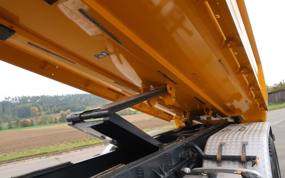 Mercedes-Benz Arocs 3251 8x4 | 510 KM | Euro 6d | Navi | Wywrotka Trójstronna | 215 600 km !! - Istovarivač: slika 4 Mercedes-Benz Arocs 3251 8x4 | 510 KM | Euro 6d | Navi | Wywrotka Trójstronna | 215 600 km !! - Istovarivač: slika 4