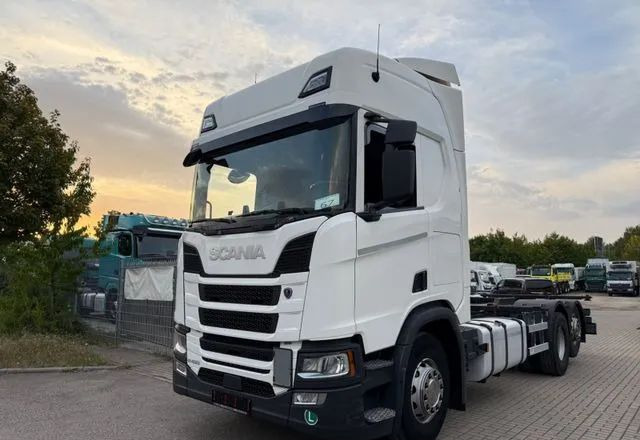 Scania R450 BDF • 6x2 • Euro 6d • Skrętna tylna oś • Retarder • Pod zabudowę • - Kamion sa golom šasijom i zatvorenom kabinom: slika 5 Scania R450 BDF • 6x2 • Euro 6d • Skrętna tylna oś • Retarder • Pod zabudowę • - Kamion sa golom šasijom i zatvorenom kabinom: slika 5